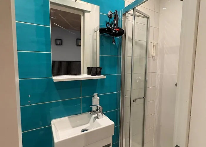 Paceville - 5b - Modern By Clubs & Sea