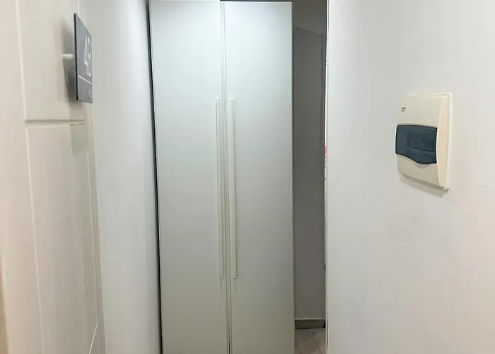 Paceville - 5b - Modern By Clubs & Sea *